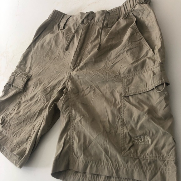 The North Face outdoorsy shorts - Picture 2 of 10